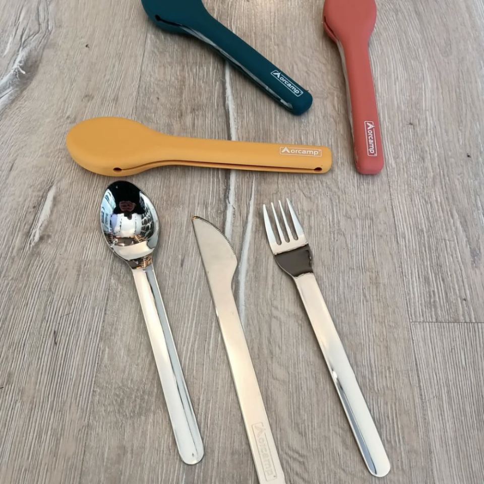 KAMP ÇATAL KAŞIK BIÇAK SETİ KIRMIZI