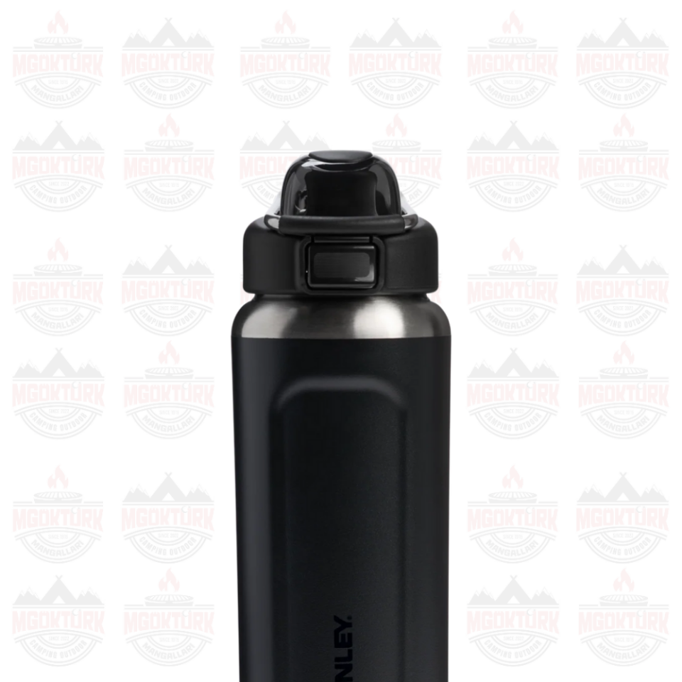 The Stanley Wellspring Bottle 0.7L / 24oz Black