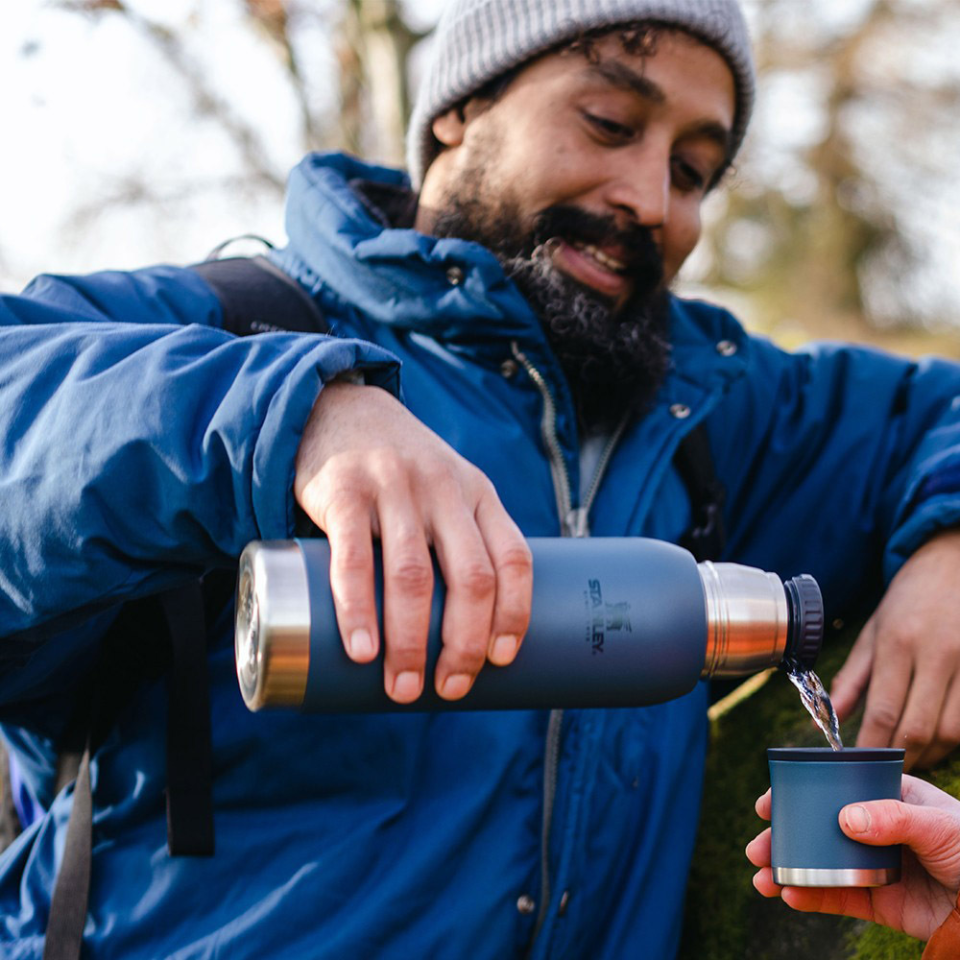 The Adventure To-Go Bottle 1.0L / 1.1 QT Abyss 10-10819-009 / 1210001904118