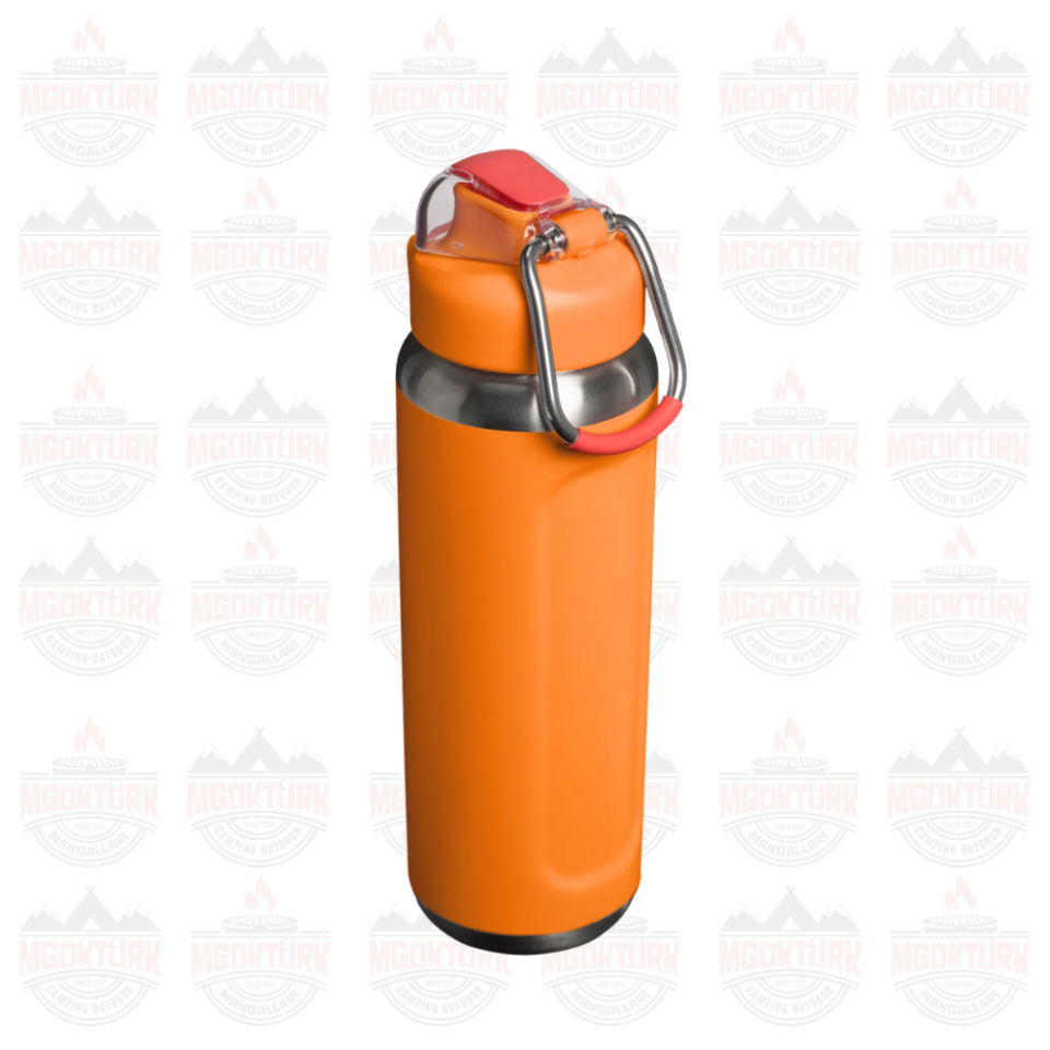 The Stanley Wellspring Bottle 0.7L / 24oz Goldenrod Coral