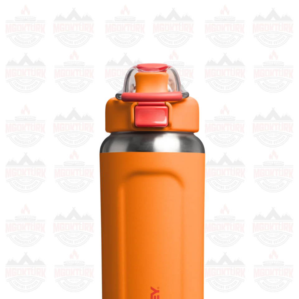 The Stanley Wellspring Bottle 0.7L / 24oz Goldenrod Coral