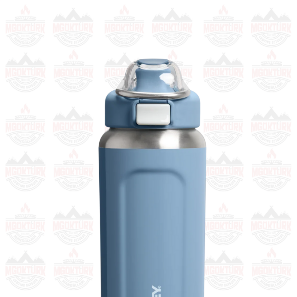 The Stanley Wellspring Bottle 0.7L / 24oz Indigo