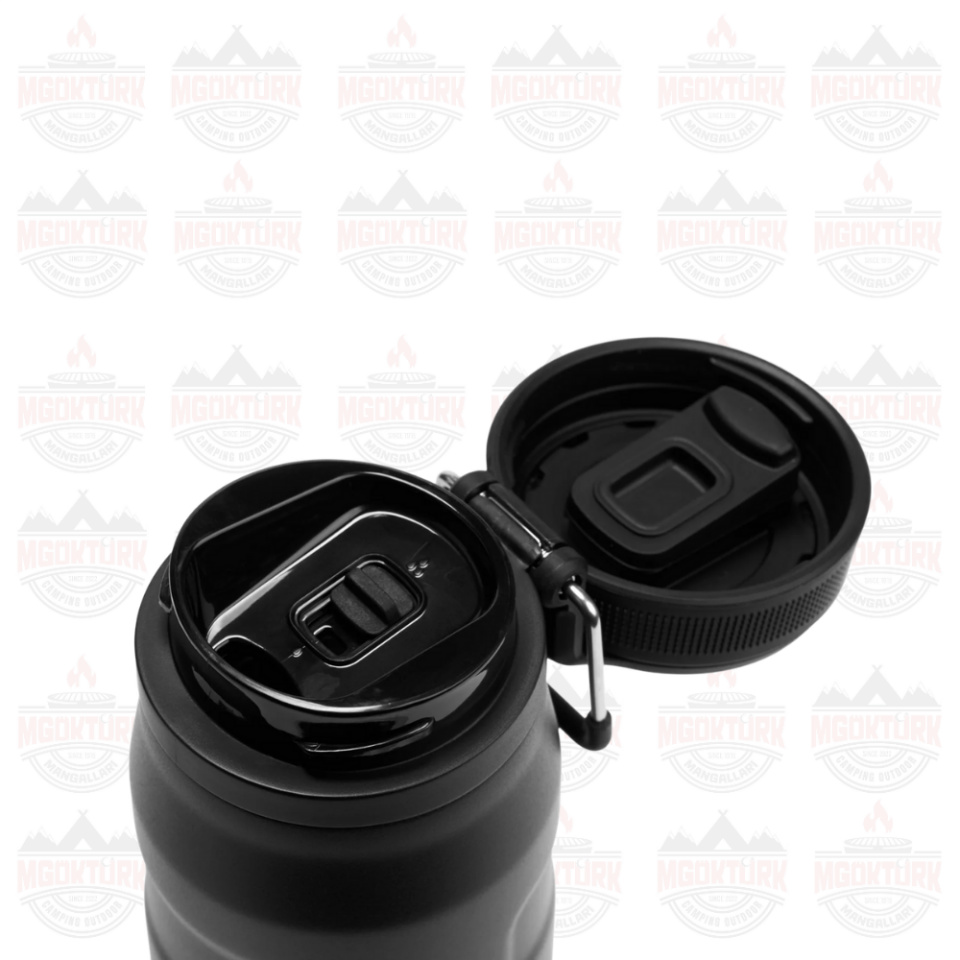 The IceFlow™ Bottle Twist Flip 0.7L / 24oz Black 2.0