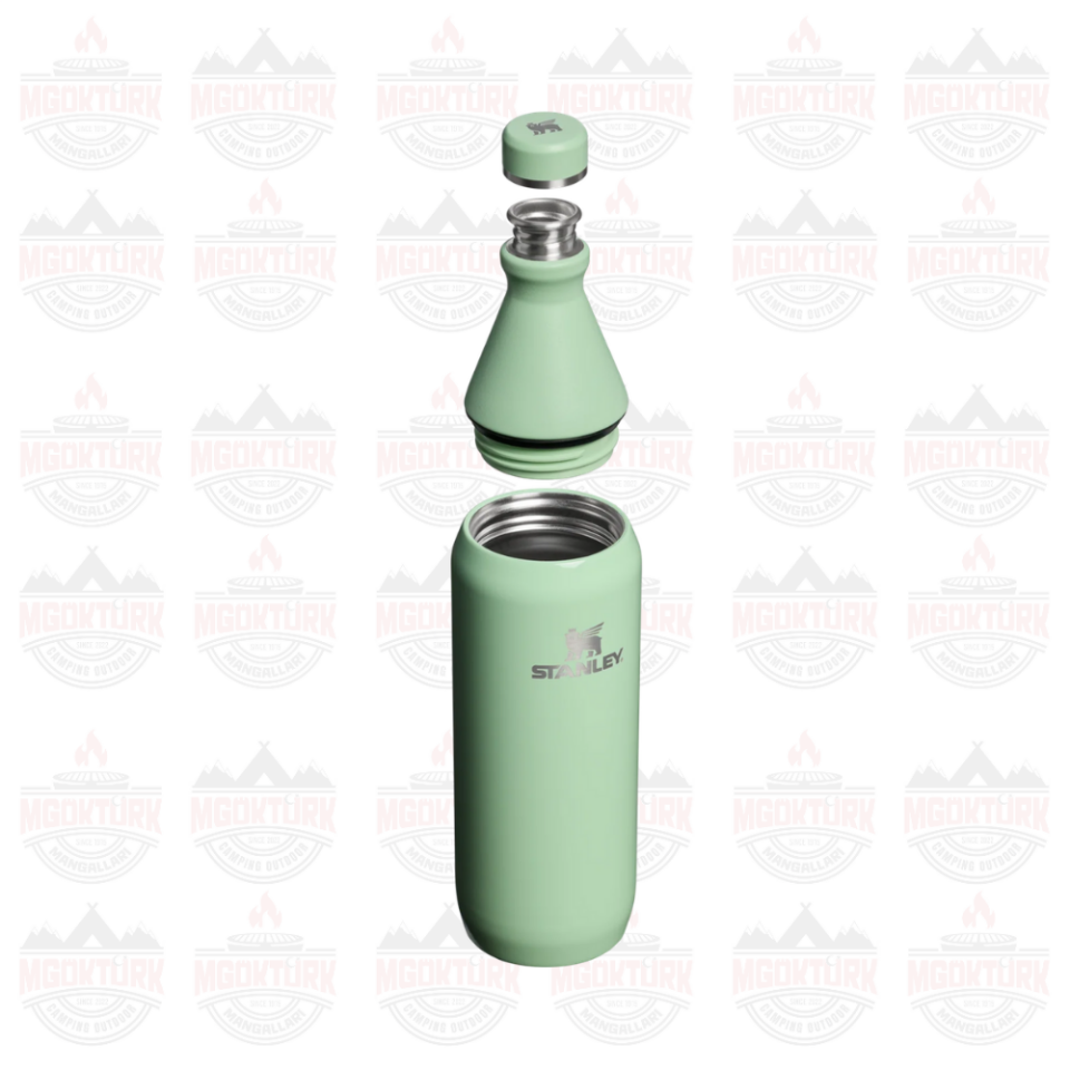 The All Day Slim Bottle  0.6L / 20oz Pistachio Gloss