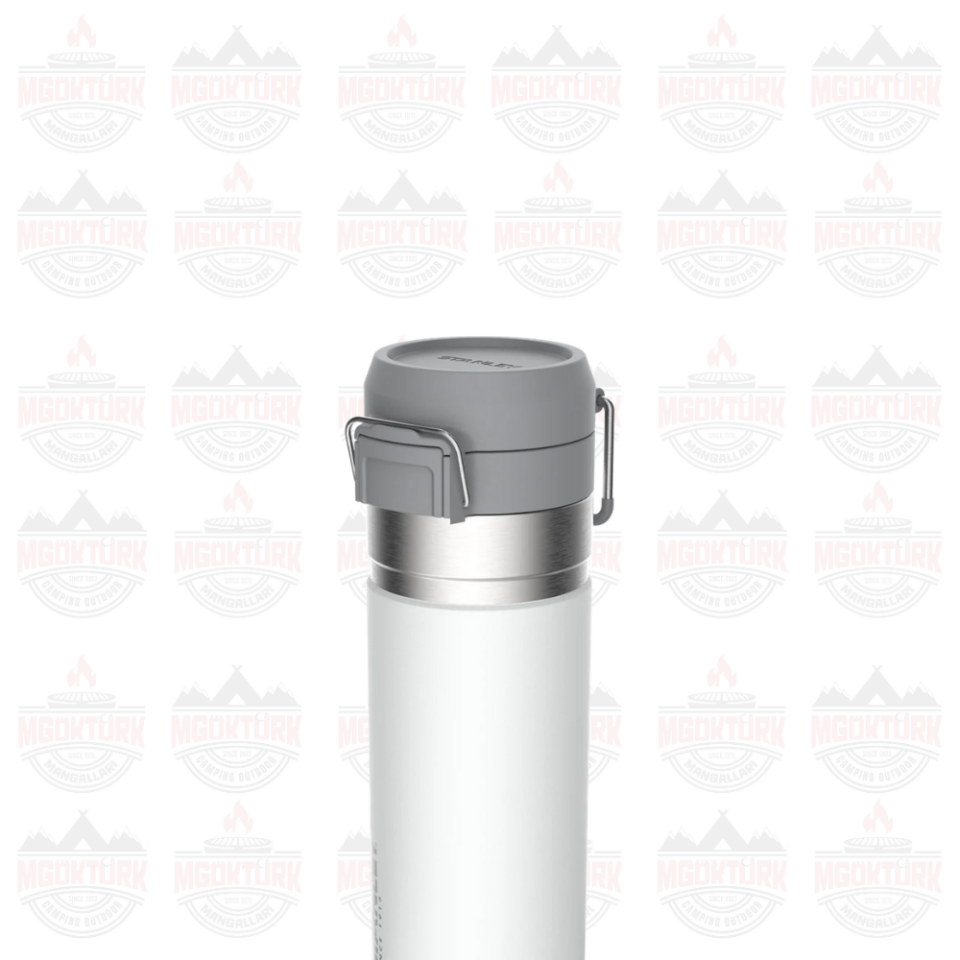 The Quick-Flip Water Bottle .7L / 24oz Frost