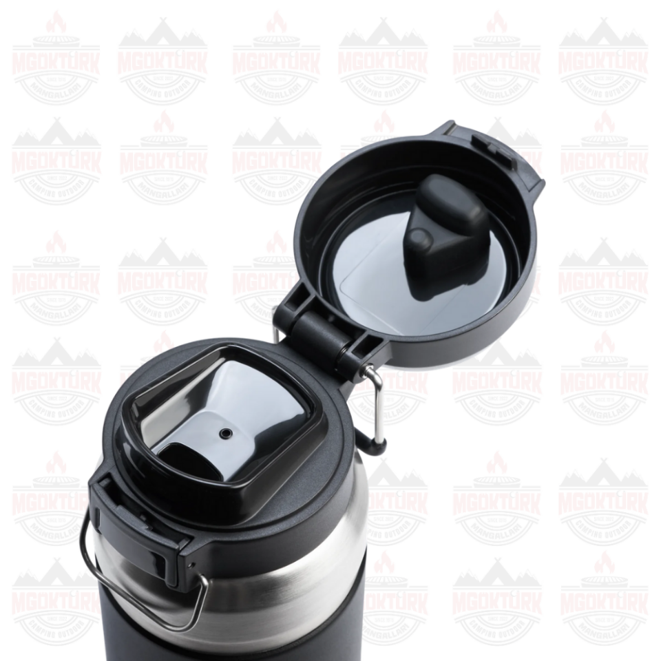 The Quick-Flip Water Bottle .7L / 24oz Black 2.0