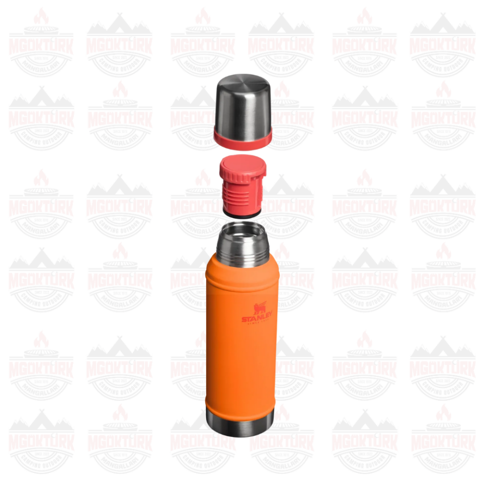 The Legendary Classic Bottle 0.94L / 1.0QT Goldenrod Coral
