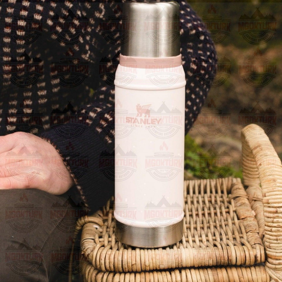 The Legendary Classic Bottle .75L / 25oz Rose Quartz