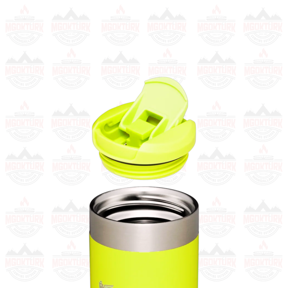The AeroLight ™ Transit Mug 0.35L / 12oz Electric Yellow