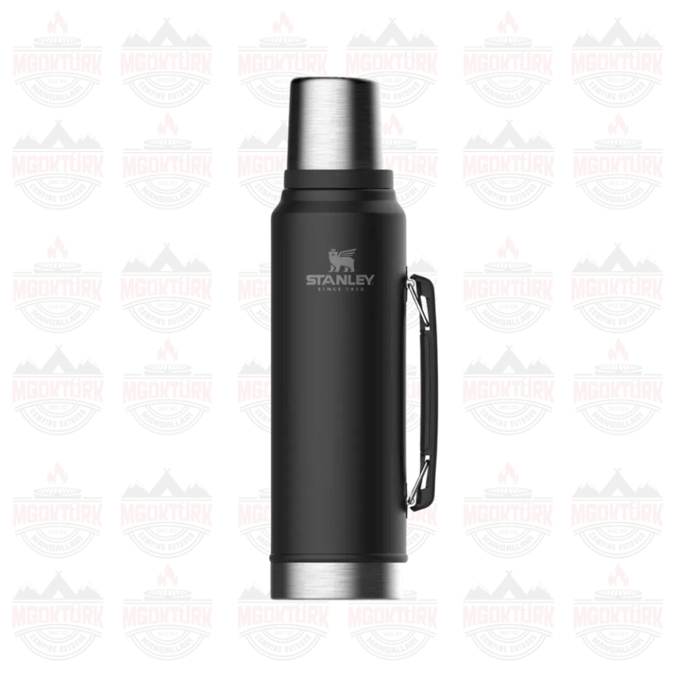 The Legendary Classic Bottle 1.0L / 1.1QT Matte Black Pebble