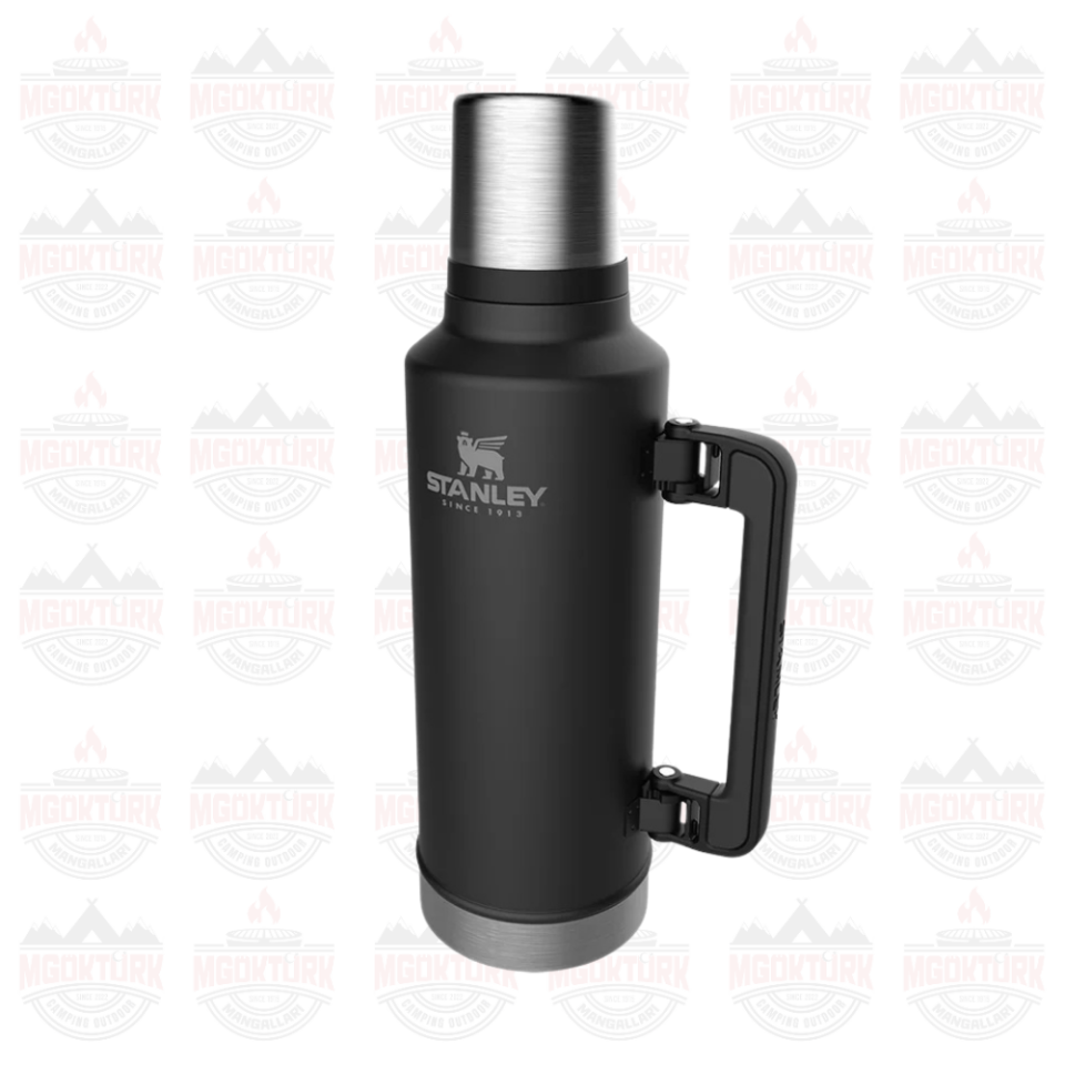The Legendary Classic Bottle 0.75L / 25oz Matte Black Pebble