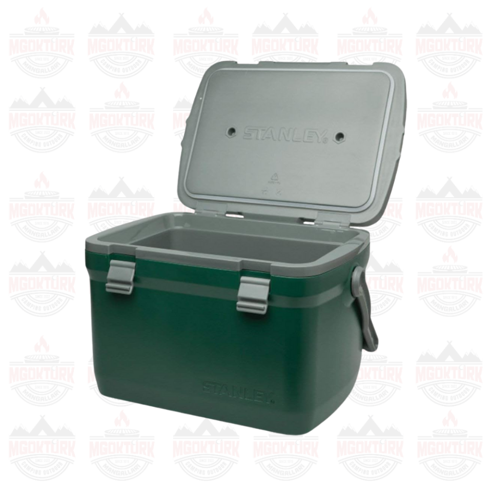 The Easy-Carry Outdoor Cooler 15.1L / 16QT Stanley Green