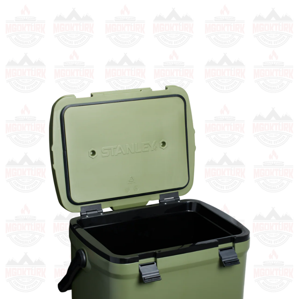 The Easy-Carry Outdoor Cooler 15.1L / 16QT Dried Pine