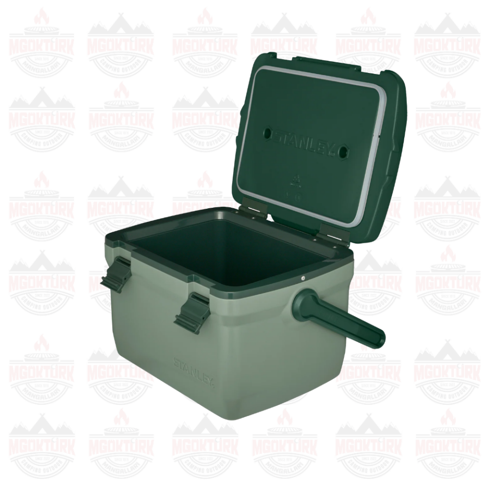 The Easy-Carry Outdoor Cooler 6.6L / 7QT  Stanley Green