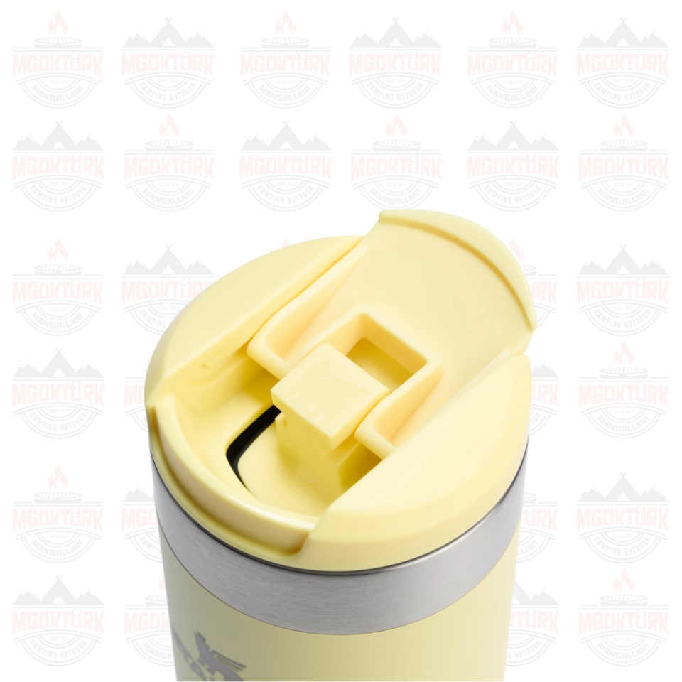 The AeroLight ™ Transit Mug 0.47L / 12oz Pomelo
