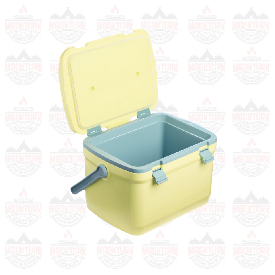 The Easy-Carry Outdoor Cooler 15.1L / 16QT Stanley Pomelo