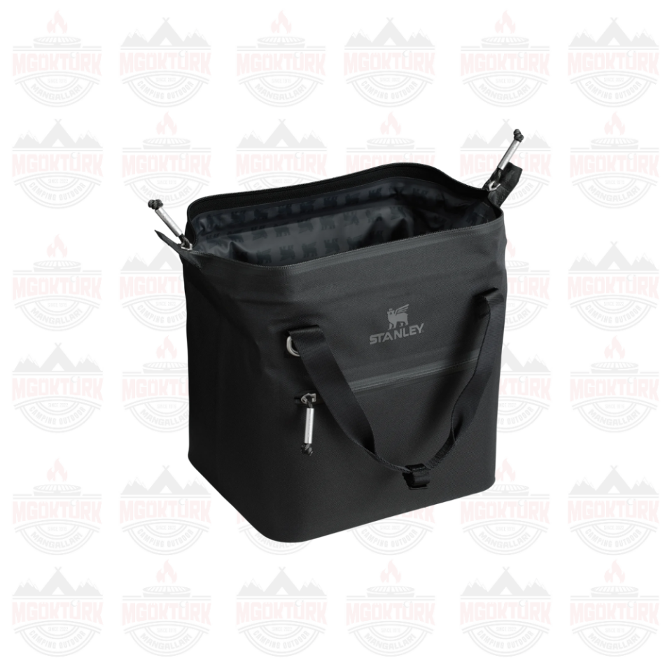 The All-Day Julienne Mini Cooler 7L / 7.4QT Black